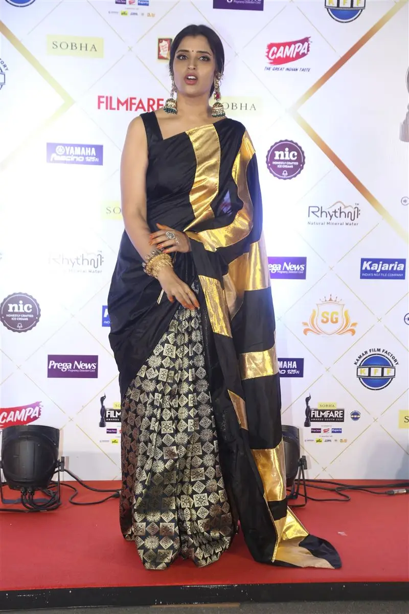 Telugu Anchor Syamala at 69th SOBHA Filmfare Awards South 2024